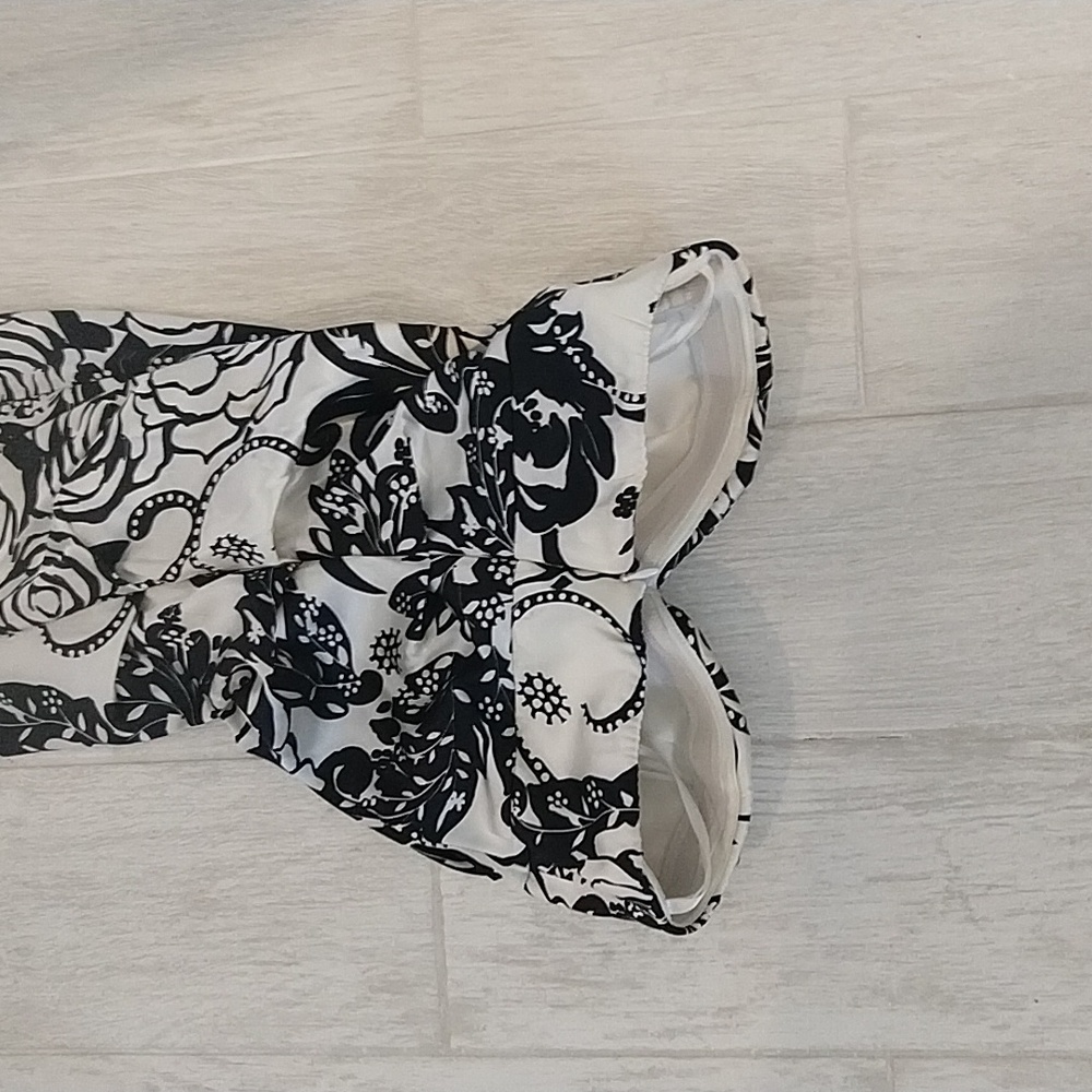 Gown - Picture 6 of 8